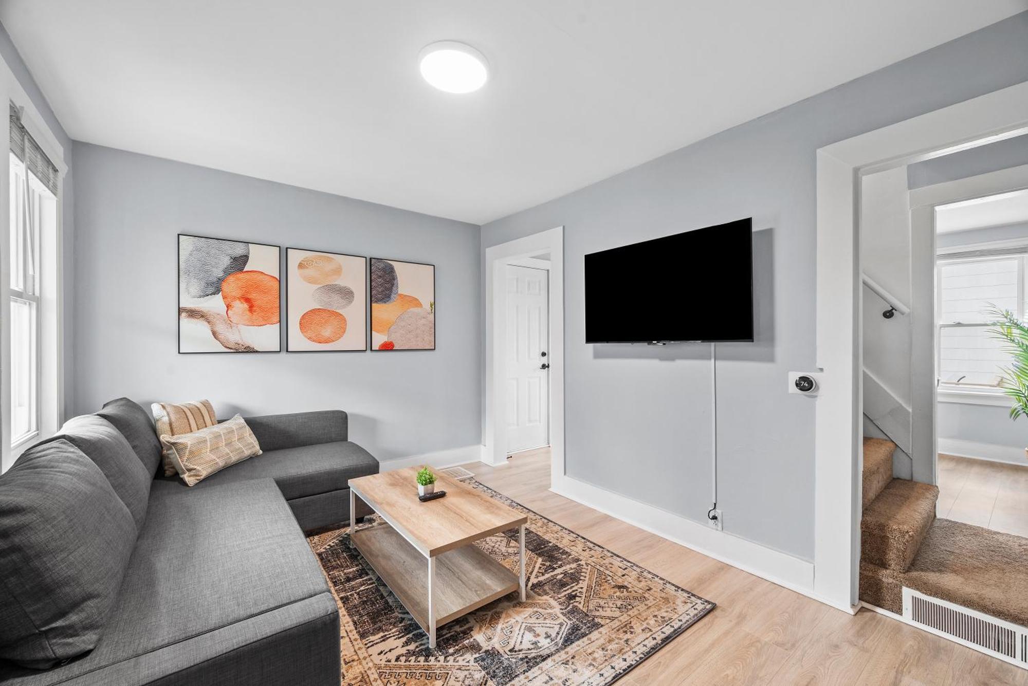 Slick&spacious 2 Bdr Natrona Hts * Natrona Heights