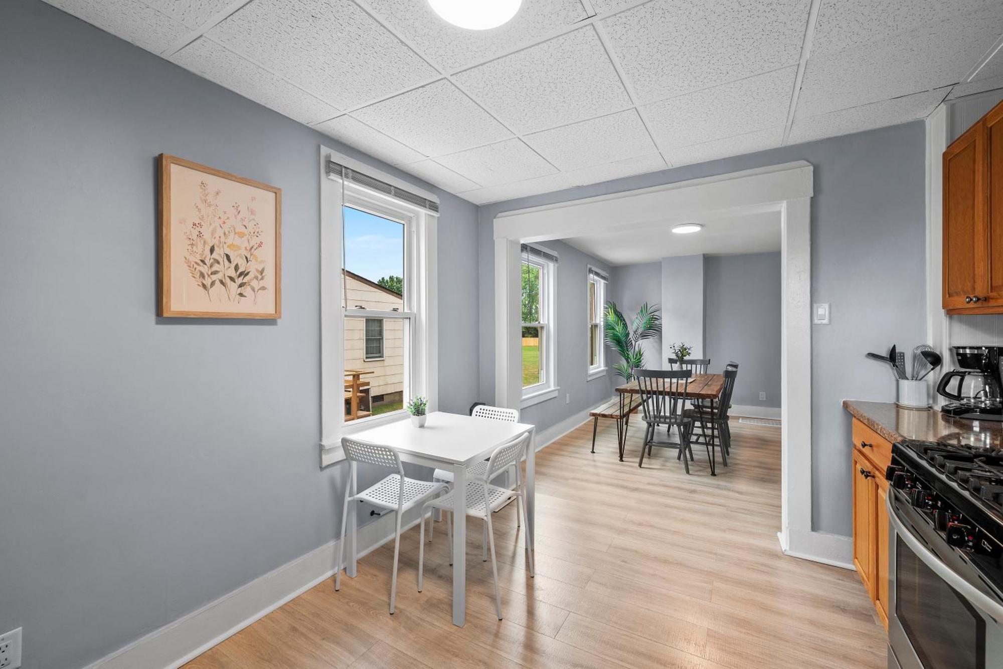 Slick&spacious 2 Bdr Natrona Hts Natrona Heights