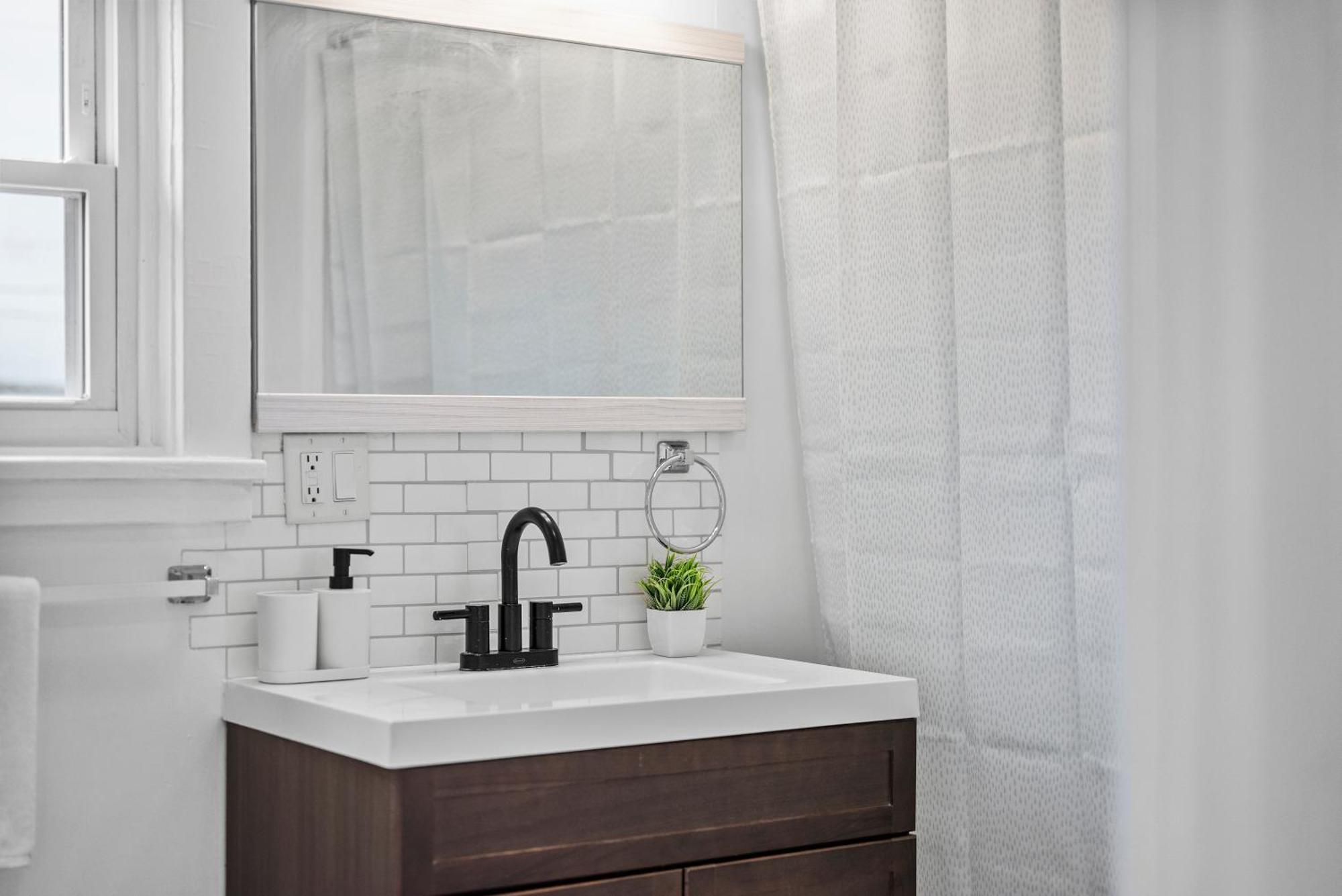 Slick&spacious 2 Bdr Natrona Hts Apartamento *