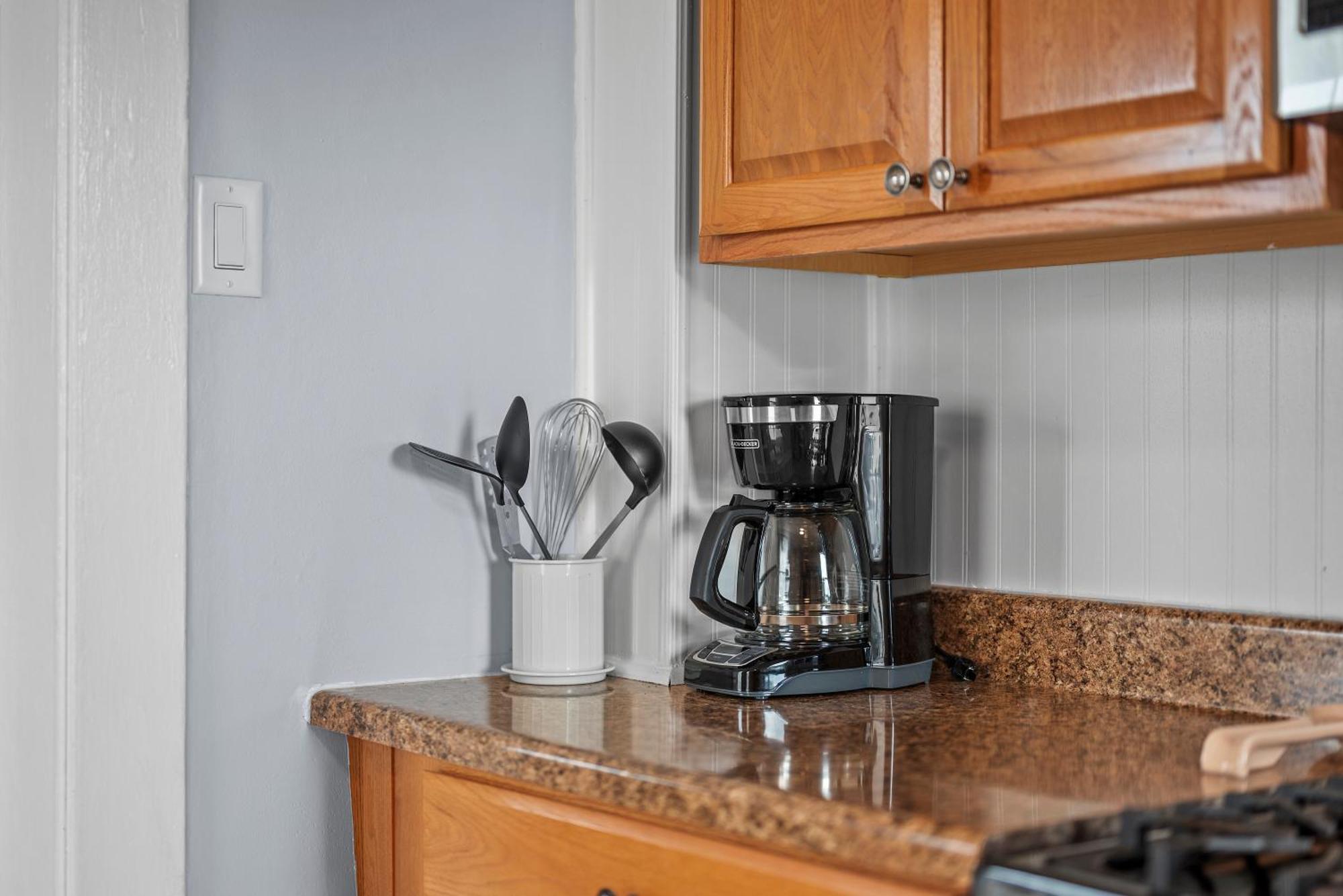 Slick&spacious 2 Bdr Natrona Hts *